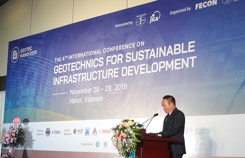 Ông Phạm Việt Khoa - Trưởng ban tổ chức hội nghị phát biểu khai mạc