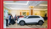 Chủ tịch Phạm Nhật Vượng đích thân thử 2 mẫu xe mới của VinFast cạnh tranh Hyundai Kona và Honda CR-V