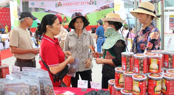 trong suốt 4 ngày diễn ra, Hội chợ đã thu hút trên 20 ngàn lượt khách tham quan, mua sắm (riêng buổi sáng hôm khai mạc đã có trên 7 ngàn lượt khách đến thăm quan, giao dịch, mua sắm); Thông qua Hội chợ đã tạo điều kiện cho các doanh nghiệp có cơ hội gặp gỡ, ký kết nhiều bản ghi nhớ, hợp đồng mua bán, làm nhà phân phối...; nhiều doanh nghiệp tìm kiếm được đối tác và tổ chức đại lý tiêu thụ sản phẩm.