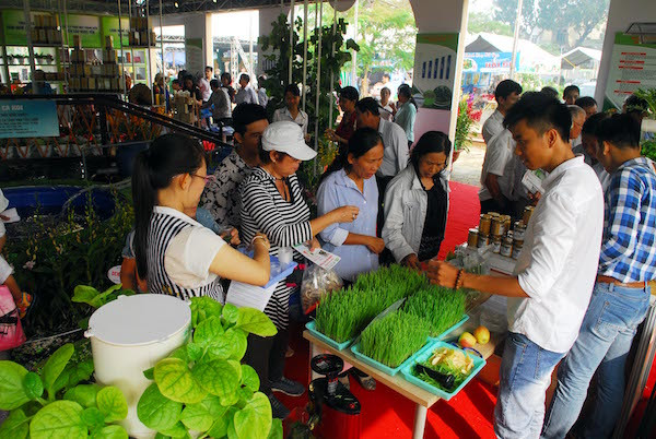 Hội chợ có quy mô khoảng 250 gian hàng của gần 200 đơn vị doanh nghiệp trưng bày các sản phẩm máy móc chế biến nông sản thực phẩm, máy móc nông nghiệp, thuốc thú y, thuốc bảo vệ thực vật, các sản phẩm nông lâm thủy sản an toàn, giống cây, giống con. Ngoài ra, Hội chợ còn thu hút trên 18 gian hàng của các doanh nghiệp, hiệp hội đến từ Hàn Quốc, Nga, Trung Quốc, Hà Lan…