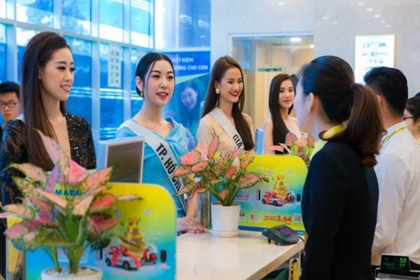 Trước đó, cùng các thí sinh khác, Top 3 HHHV Việt Nam 2019 cũng đã trải nghiệm không gian sang trọng, hiện đại tại Nam A Bank