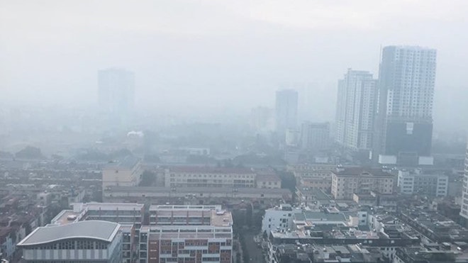 Hà Nội đang trải qua đợt ô nhiễm không khí nghiêm trọng nhất từ tháng 8 đến nay. Ảnh: Lê Quân