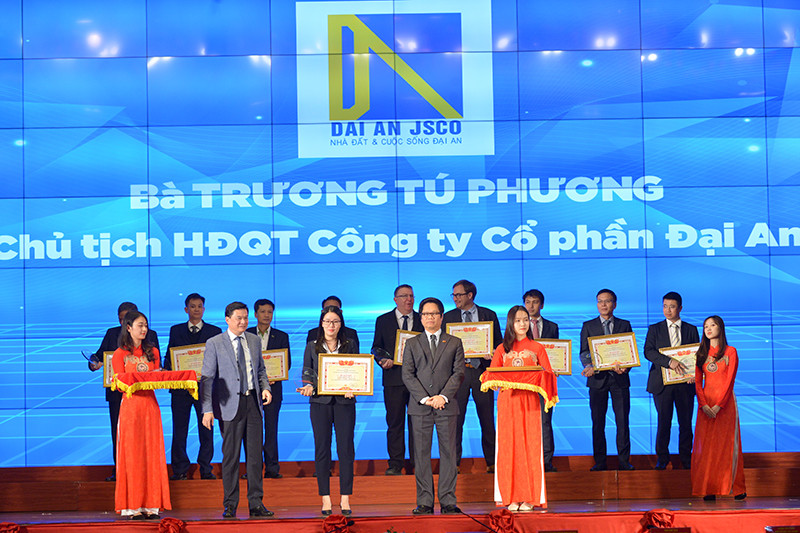 Đại diện bà Trương Tú Phương - Chủ tịch HĐQT Công ty Cổ phần Đại An