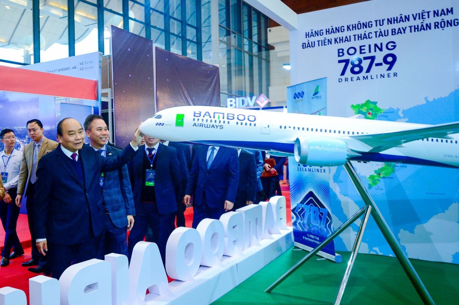 Thủ tướng Chính phủ chúc mừng Bamboo Airways vừa đón máy bay thân rộng Boeing 787-9 Dreamliner đầu tiên