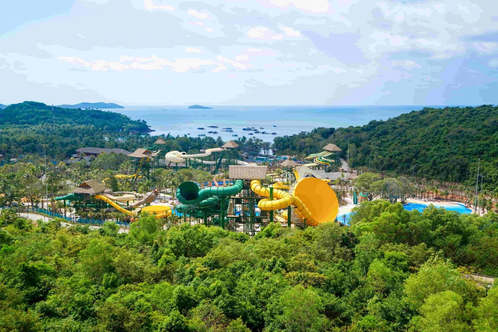 Toàn cảnh Aquatopia Water Park 2