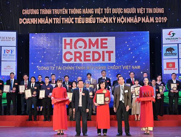 Home Credit nhận giải thưởng Top 10 sản phẩm, dịch vụ chất lượng cao