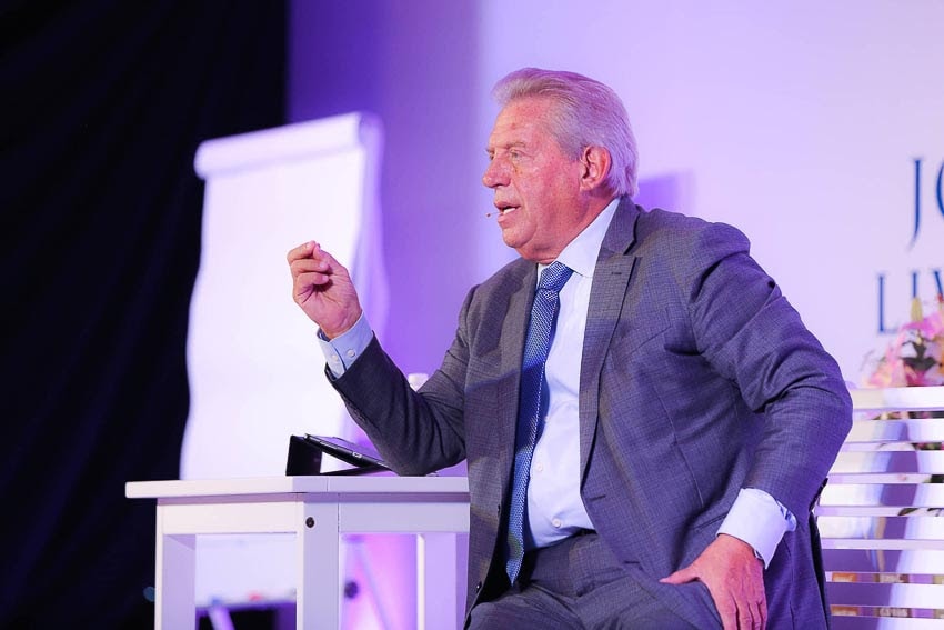 John C Maxwell - Guru số #1 thế giới về nghệ thuật lãnh đạo
