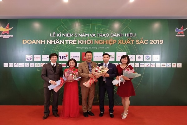 Hai Hội viên DNT Hải Phòng nhận danh hiệu DNT Khởi nghiệp xuất sắc 2019