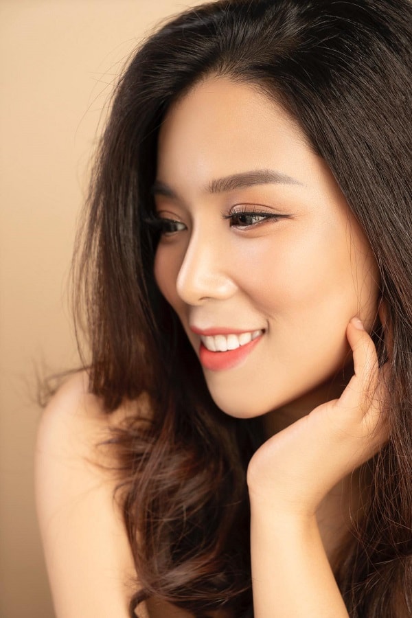 Hà có vẻ đẹp chân chất khiến nhiều người cảm tình và tin cậy