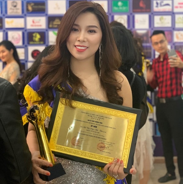 Hà đã được đền đáp cho nỗ lực cố gắng không mệt mỏi với đam mê nghề.