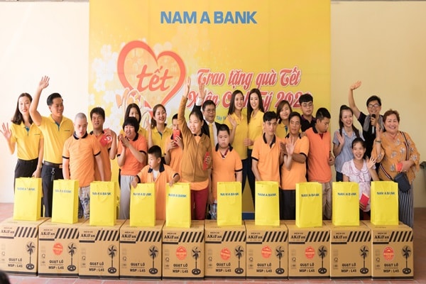 Hành trình “Tết yêu thương” 2020 của Nam A Bank đến với những hoàn cảnh kém may mắn