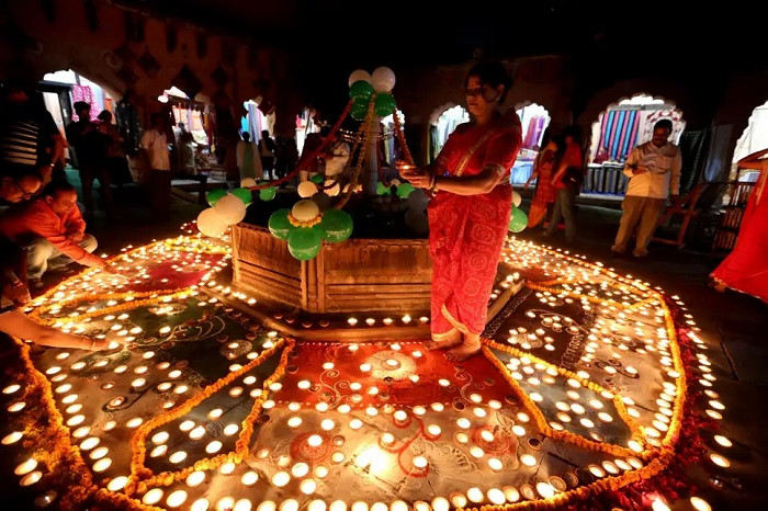 Diwali (Lễ hội Ánh sáng) là dịp lễ lớn nhất trong năm của người Ấn Độ