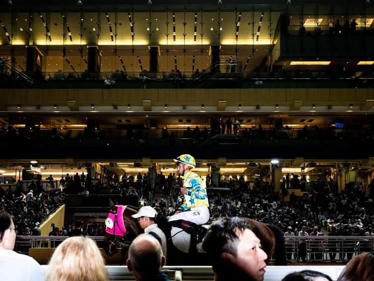 p/Câu lạc bộ Jockey Club lâu đời ở Hong Kong.