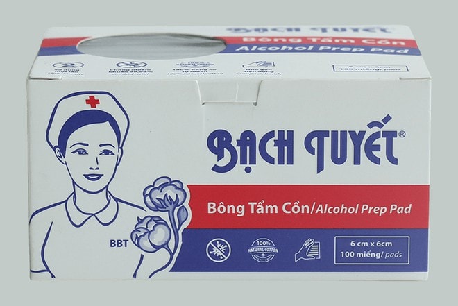 Các sản phẩm chủ yếu của Bông Bạch Tuyết hiện nay là bông, gạc y tế, bông tẩy trang, bông viên, tăm bông, khăn gạc, khẩu trang y tế... Trong đó bông y tế chiếm tỷ trọng hơn 65% doanh thu. 