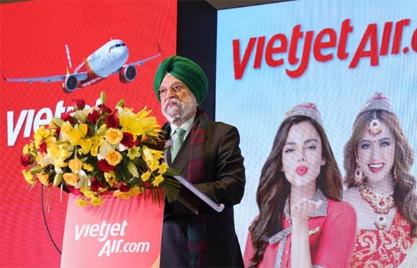 Quốc vụ khanh phụ trách Hàng không Ấn Độ - Ngài Hardeep Singh Puri phát biểu chúc mừng tại buổi lễ công bố các đường bay thẳng kết nối Việt Nam - Ấn Độ của Vietjet