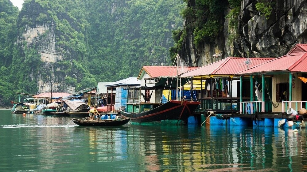 Làng chài Cái Bèo, một địa điểm hút khách du lịch.