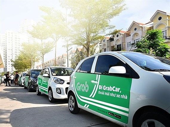 Việc dừng thí điểm taxi công nghệ từ 1/4/2020, Grab phải 'lựa chọn' loại hình để tiếp tục hoạt động.