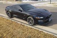 Nhân viên đại lý đâm hỏng nát bét xe Ford Mustang trị giá hàng tỷ đồng của khách khi lái thử