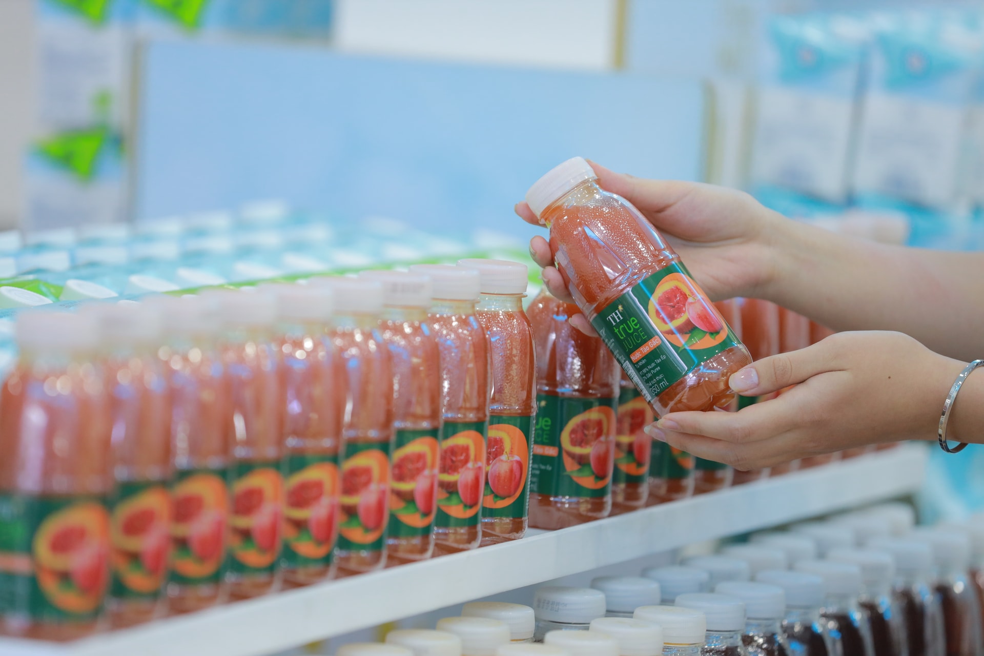 Nước ép đào với nguyên liệu từ Châu Âu