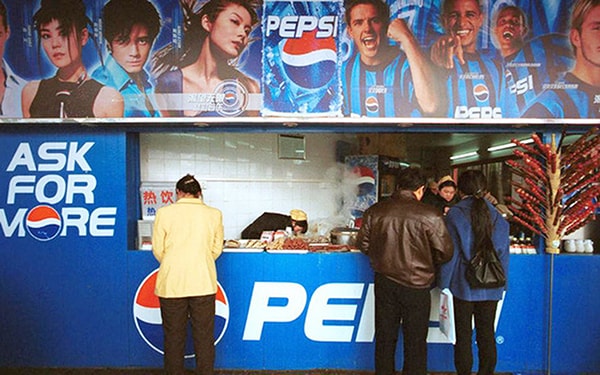 p/Pepsi vừa mạnh tay chi hơn 700 triệu USD mua một doanh nghiệp bán đồ ăn nhanh online tại Trung Quốc.