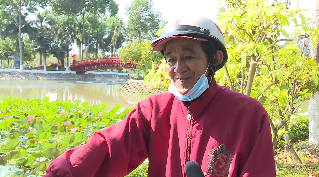 Mọi người hay gọi vui ông Thanh là kẻ bao đồng 