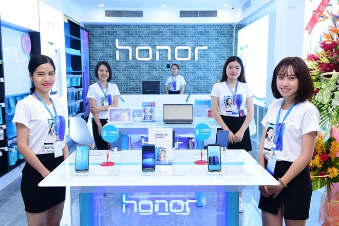 Một cửa hàng trưng bày và giới thiệu sản phẩm của Honor tại Việt Nam