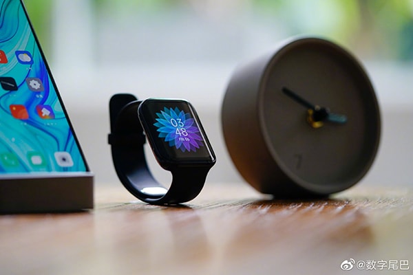 Oppo Watch là chiếc smartwatch đầu tiên của Oppo, tuy nhiên về ngoại hình nó được cho là 