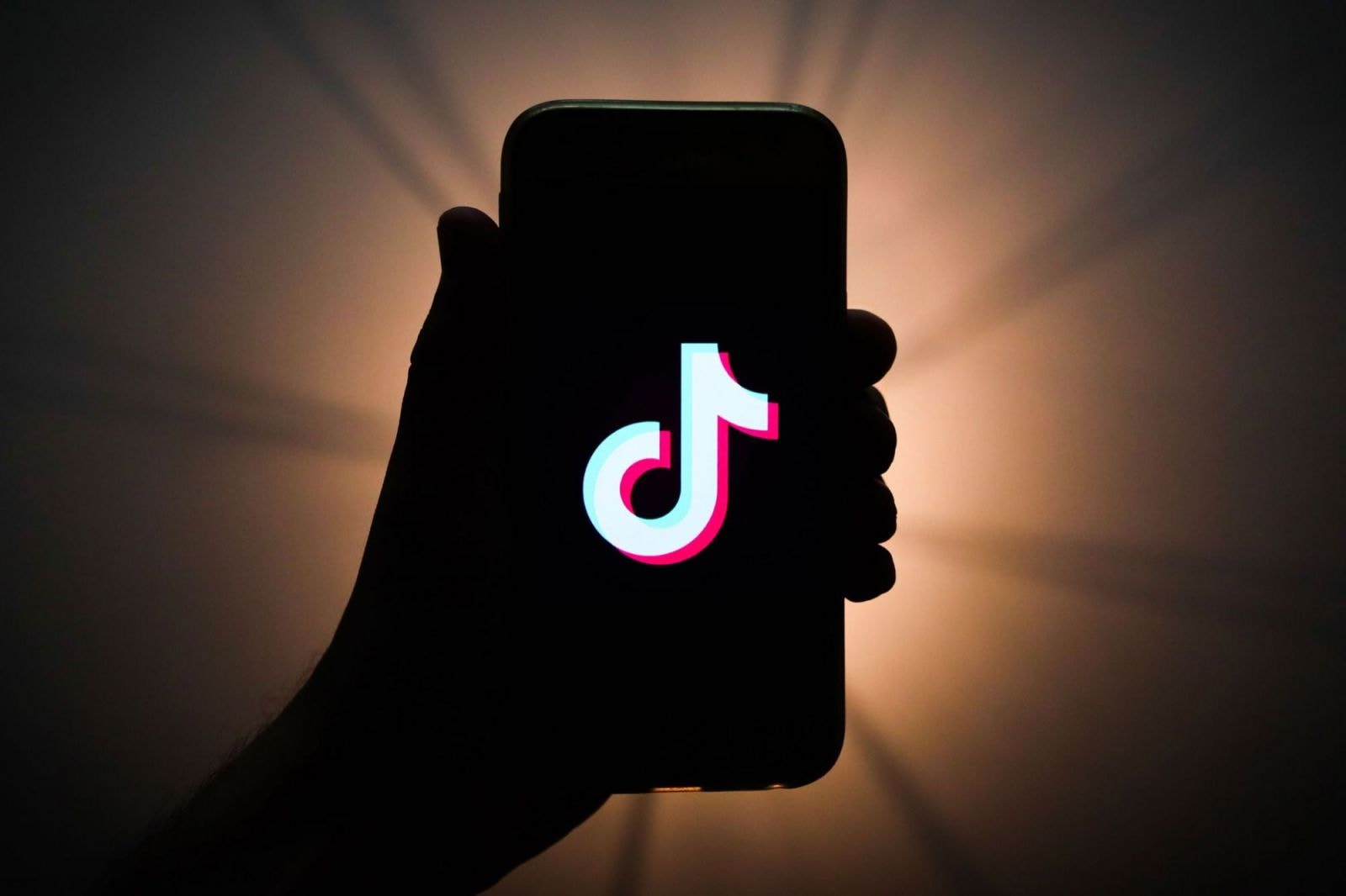 Tiktok thuộc sở hữu của ByteDance đang làm mưa làm gió với các video siêu ngắn, mang tính giải trí cao