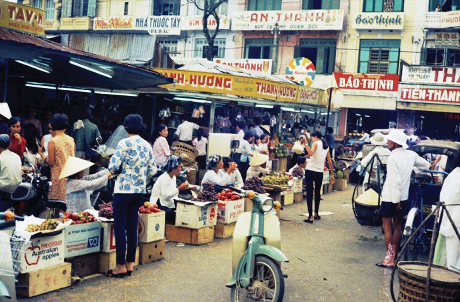 Việc sử dụng xe máy trở nên phổ biến sau năm 1975 nhưng chỉ thực sự bùng nổ cùng với chính sách Đổi Mới.