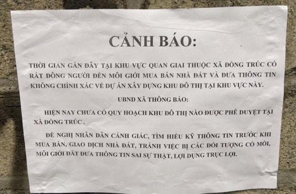 Thông báo được dánáo khắp nơi quanh khu vực Đồng Trúc.