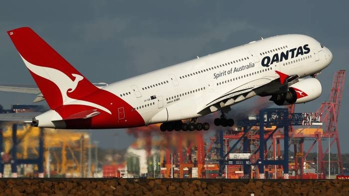 Qantas Airways, hãng hàng không quốc gia của Úc gửi 5.000 nhân viên đến Woolworths 