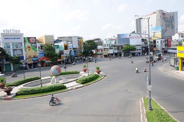 Vòng xoay Lăng Cha Cả, Quận Tân Bình.