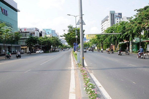 Đường Trường Sơn, Quận Tân Bình (cửa ngõ Sân bay Tân Sơn Nhất)