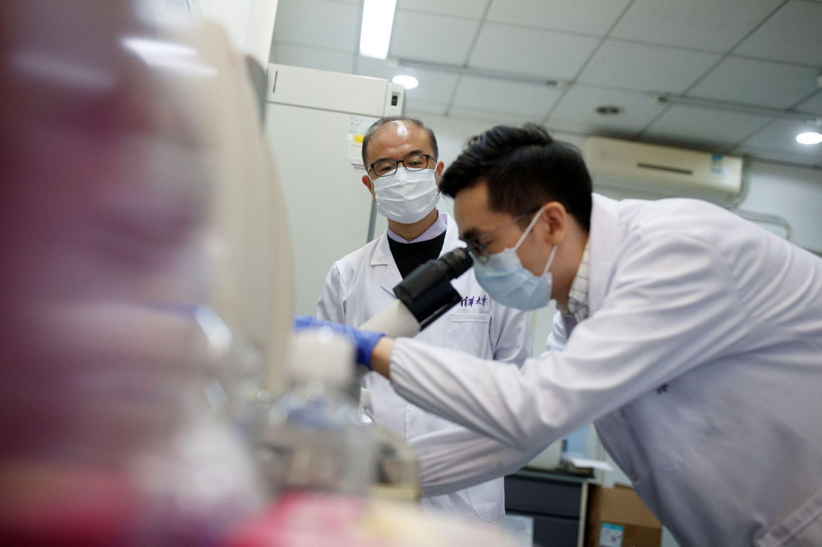 Trung tâm nghiên cứu về sức khỏe cộng đồng của Đại học Tsinghua ở Bắc Kinh, Trung Quốc, ngày 30 tháng 3 năm 2020. Ảnh REUTERS