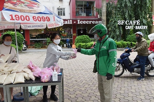 Những món quà tuy nhỏ bé, nhưng lại là nguồn động viên hỗ trợ, động viên tinh thần to lớn đối với người dân nghèo tại Thủ đô. 