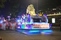 Du khách “mãn nhãn” với Đêm hội Carnaval Hạ Long