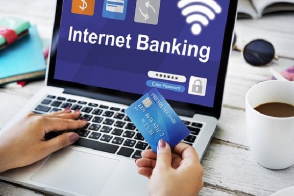 internet banking đang là giải pháp tối ưu cho giao dịch với ngân hàng.