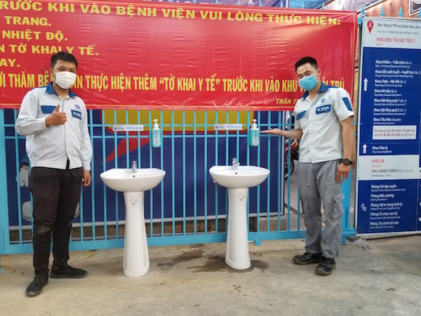 Chất lượng men sứ trong sản phẩm của Công ty CP Thương mại Viglacera (Viglacera) được Viện Pasteur TP.Hồ Chí Minh kiểm nghiệm và chứng nhận diệt đến 89% vi khuẩn gây hại cho người sử dụng (diệt 89,3% vi khuẩn S.typhi; diệt 88,4% vi khuẩn E.coli; diệt 86,3% vi khuẩn B.Cereus)