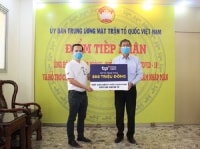 TCPVN hỗ trợ 500 triệu đồng cho Bệnh Viện Bạch Mai, tiếp sức đẩy lùi COVID-19