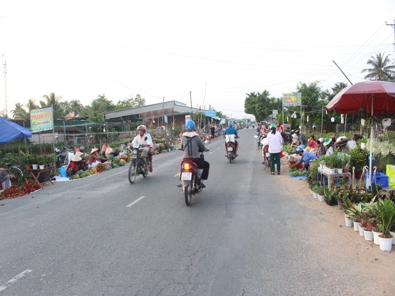 Một đoạn quốc lộ 57 đoạn qua huyện Chợ Lách, Bến Tre. 