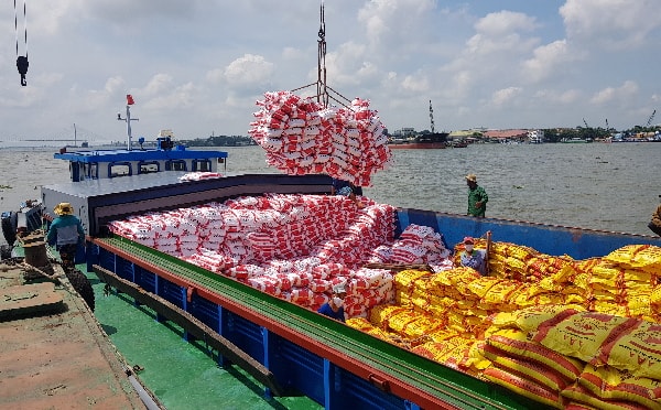 Bộ Công thương kiến nghị Thủ tướng cho phép xuất khẩu các lô gạo đã tập kết khu vực cảng đến hết ngày 21/4.