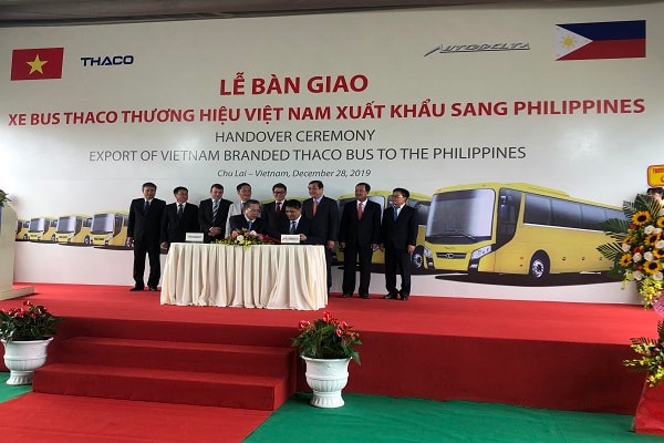 Lễ bàn giao xe bus thương hiệu Thaco sang Philippines.