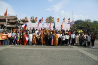 Hàng trăm đại biểu và Phật tử Vesak 2019 tham dự lễ cầu an trên đỉnh Fansipan