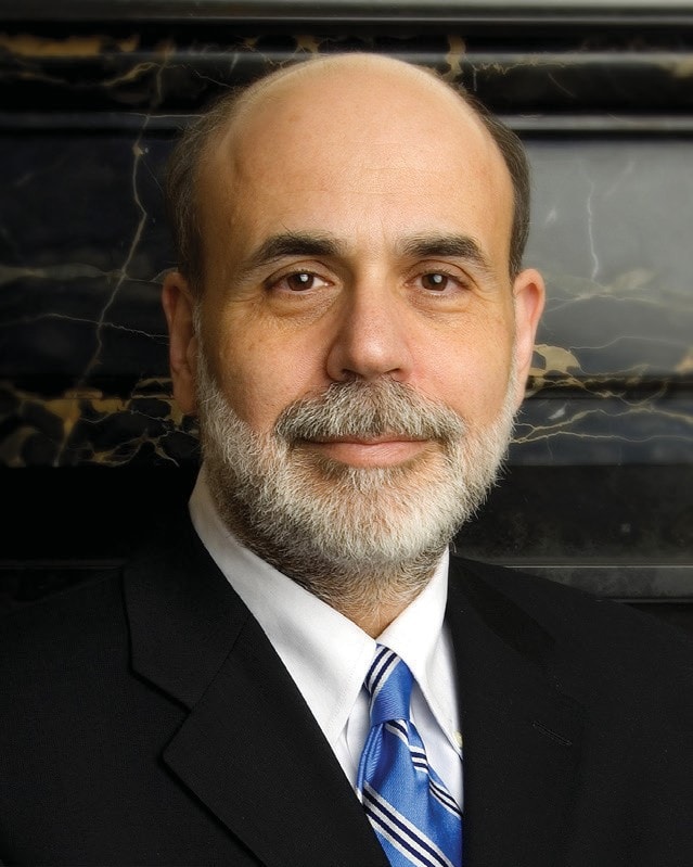 BEN S. BERNANKE đảm nhiệm vị trí Chủ tịchp/của Cục Dự trữ Liên bangp/(FED) từ năm 2006 đến năm 2014. Ông được tạp chí Time vinhp/danh là “Nhân vật của năm”p/vào năm 2009. Trước khip/gắn bó với sự nghiệp dịch vụp/công, ông là Giáo sư Kinhp/tế tại Đại học Princeton.