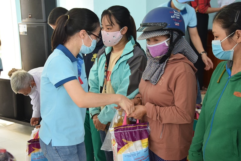 “Ngân hàng gạo nghĩa tình” đến với tỉnh Thừa Thiên Huế