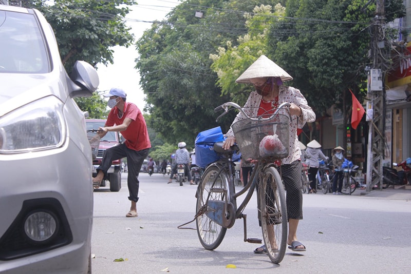 Những bao gạo tuy nhỏ nhưng góp phần sẻ chia gánh nặng cho những người lao động nghèo, người có hoàn cảnh khó khăn phải lo ăn từng bữa