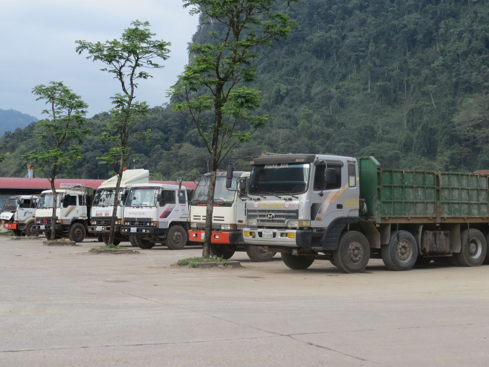 Chưa bao giờ, ngành nghề vận tải nói chung, đường bộ nói riêng phải chịu cảnh “tê liệt” gần như hoàn toàn vì dịch bệnh kéo dài