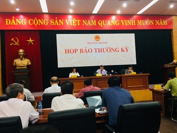 họp báo thường kỳ Bộ Công Thương, chiều 15/5. Ảnh: Nguyễn Việt