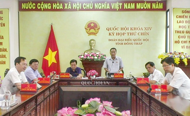 Đại biểu Quốc hội Phạm Văn Hòa- Đoàn ĐBQH tỉnh Đồng Tháp phát biểu.