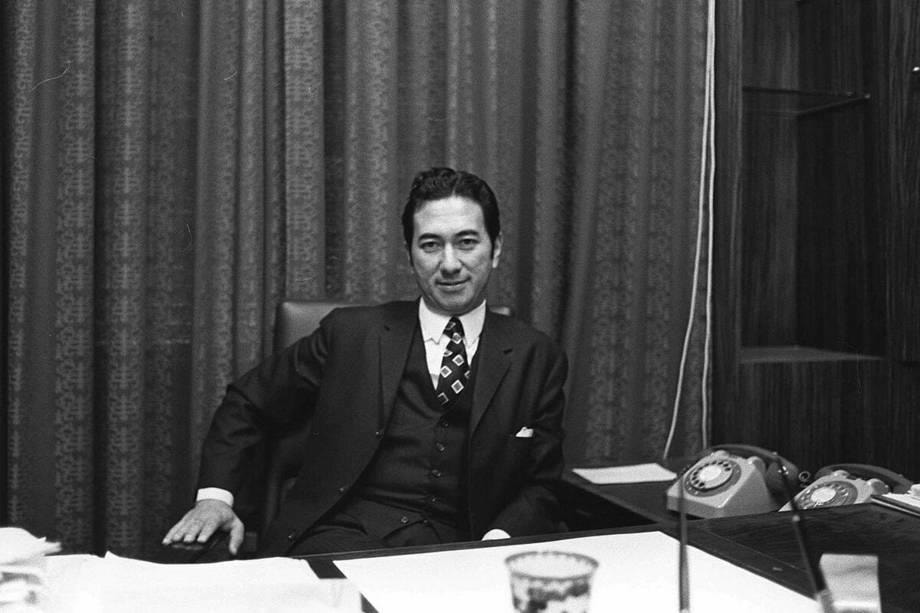 Chàng thanh niên Stanley Ho khởi nghiệp với chỉ 10 đô la Hong Kong trong tay.